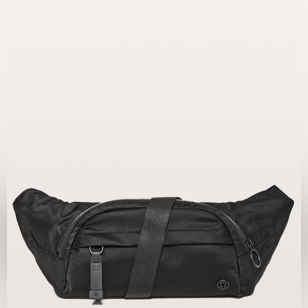 Lululemon On The Beat Belt Bag in black.